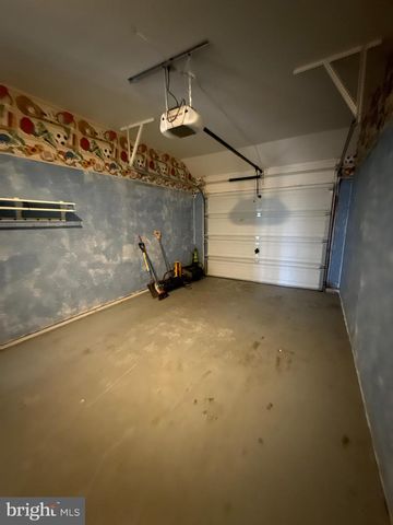 2085 JUNIPER DR, Coplay, PA 18037