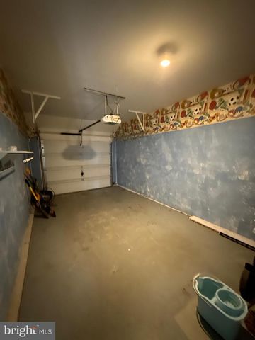 2085 JUNIPER DR, Coplay, PA 18037