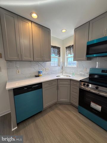 2085 JUNIPER DR, Coplay, PA 18037