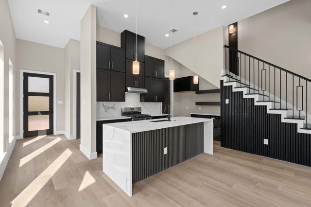 5002 Sunbeam Street, Houston, TX 77033