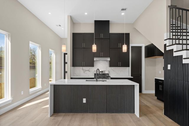 5002 Sunbeam Street, Houston, TX 77033