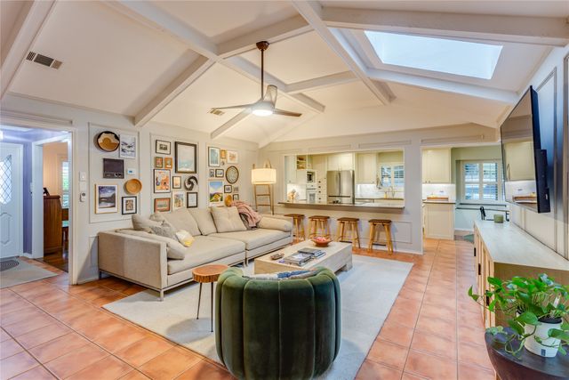 7002 Lake Mead Boulevard, Arlington, TX 76016