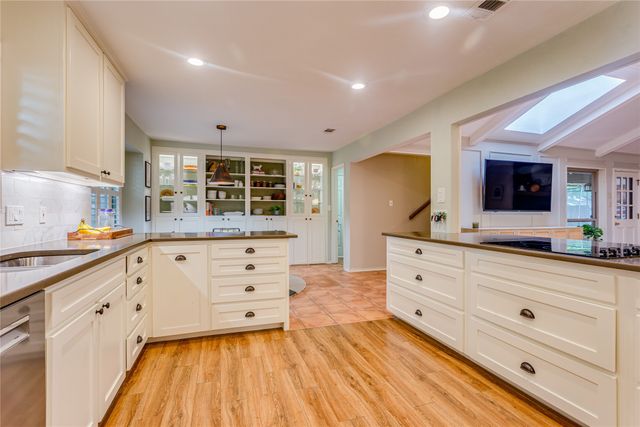 7002 Lake Mead Boulevard, Arlington, TX 76016