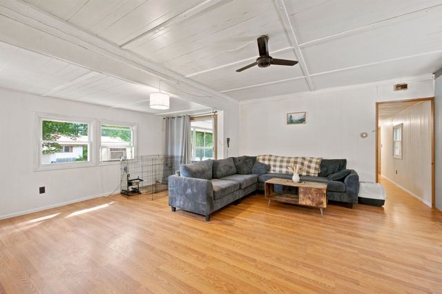 1 Hoover Circle, Loudon, NH 03307