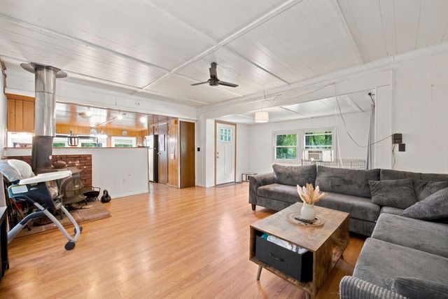 1 Hoover Circle, Loudon, NH 03307