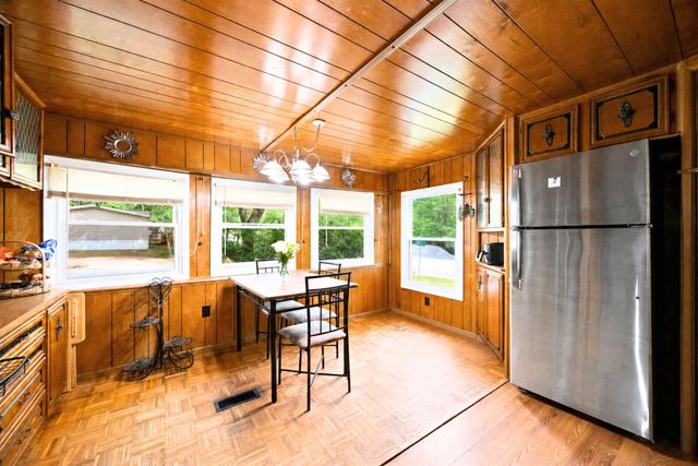 1 Hoover Circle, Loudon, NH 03307