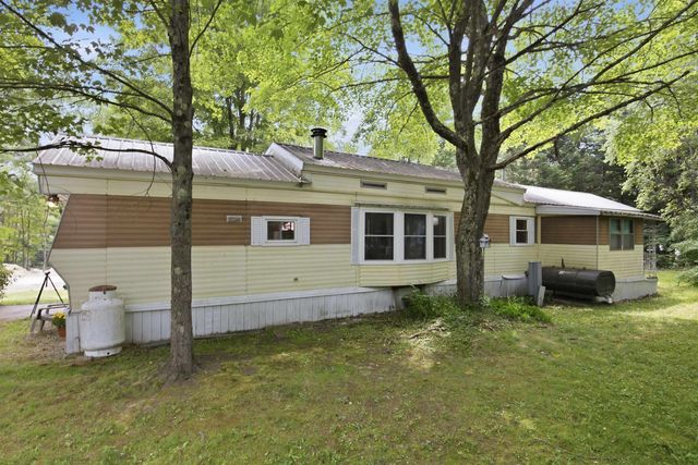 1 Hoover Circle, Loudon, NH 03307