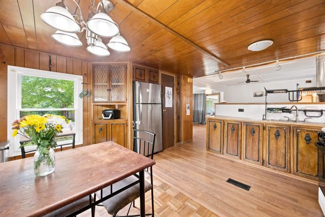 1 Hoover Circle, Loudon, NH 03307