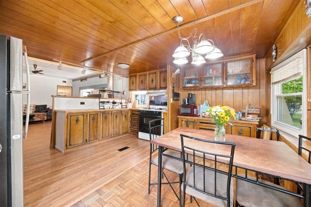 1 Hoover Circle, Loudon, NH 03307