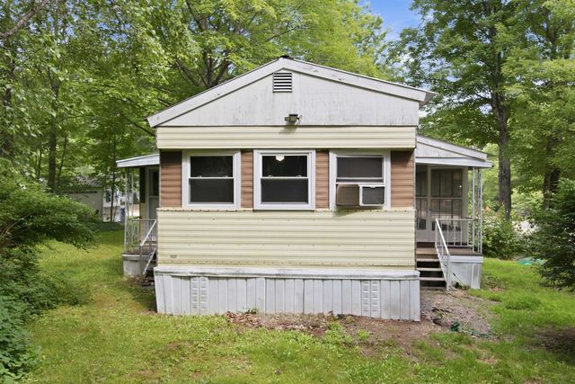 1 Hoover Circle, Loudon, NH 03307