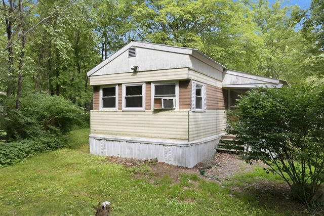 1 Hoover Circle, Loudon, NH 03307