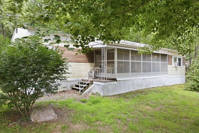 1 Hoover Circle, Loudon, NH 03307
