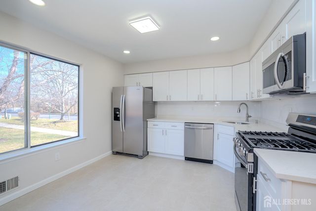 86 Joann Court, South Brunswick, NJ 08852