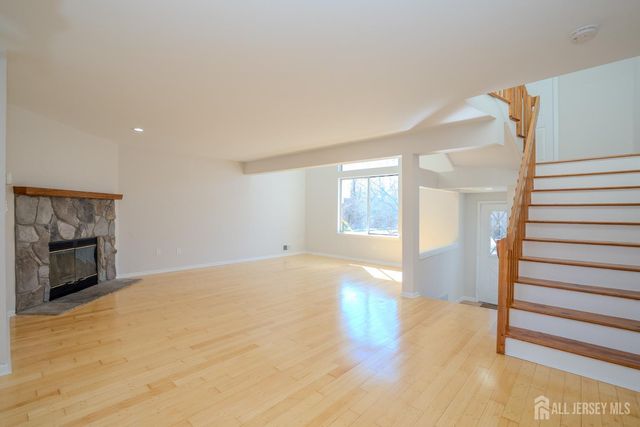 86 Joann Court, South Brunswick, NJ 08852