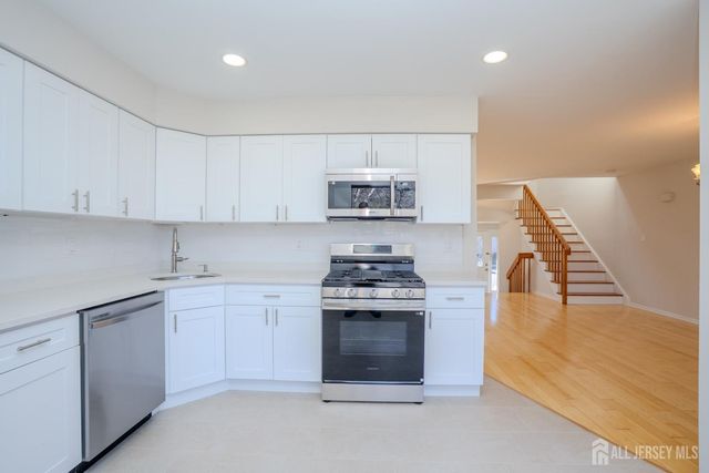 86 Joann Court, South Brunswick, NJ 08852