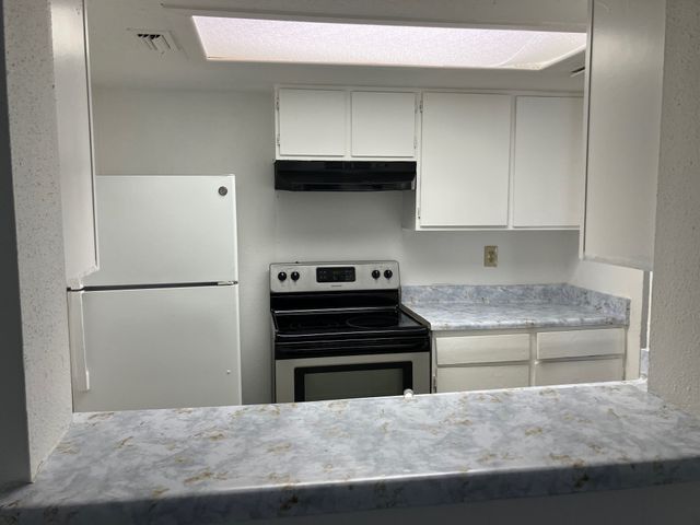 7431 Holly Hill Drive 115, Dallas, TX 75231