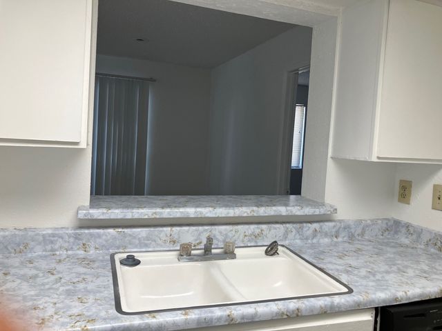 7431 Holly Hill Drive 115, Dallas, TX 75231