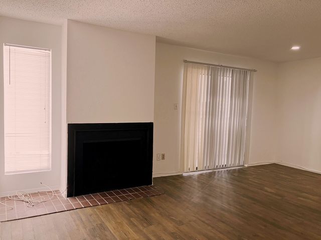 7431 Holly Hill Drive 115, Dallas, TX 75231