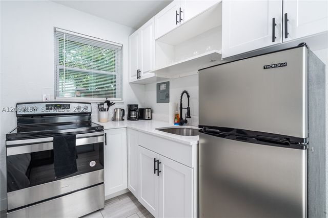 975 SW 10th St 4, Miami, FL 33130