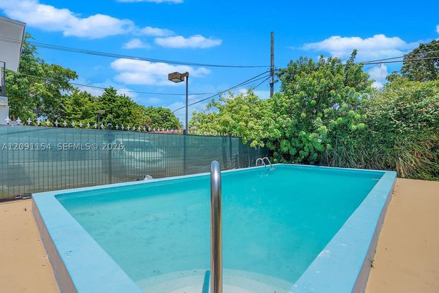 975 SW 10th St 4, Miami, FL 33130