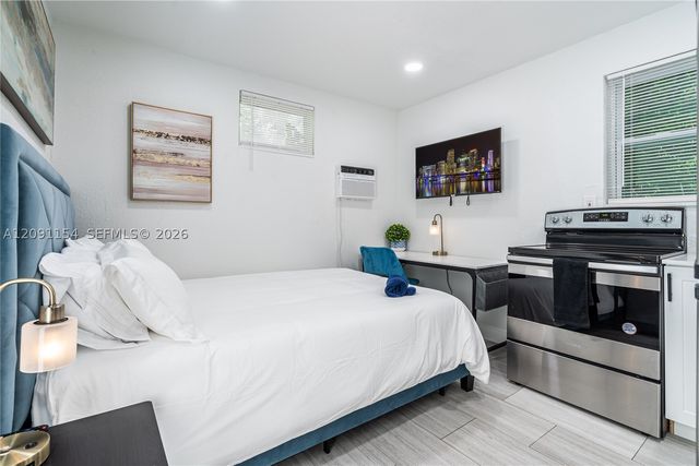 975 SW 10th St 4, Miami, FL 33130