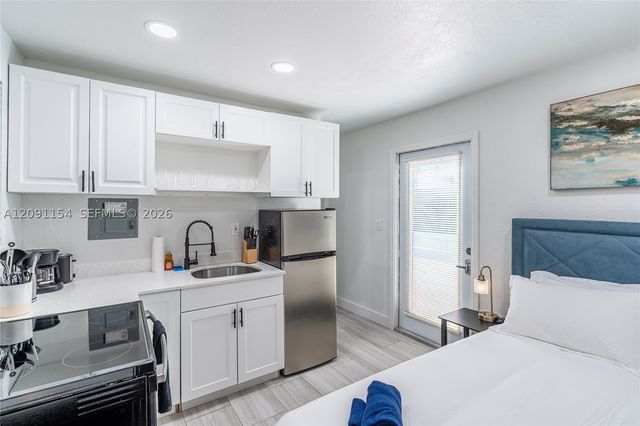 975 SW 10th St 4, Miami, FL 33130