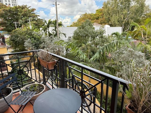 101 Sidonia Ave 301, Coral Gables, FL 33134