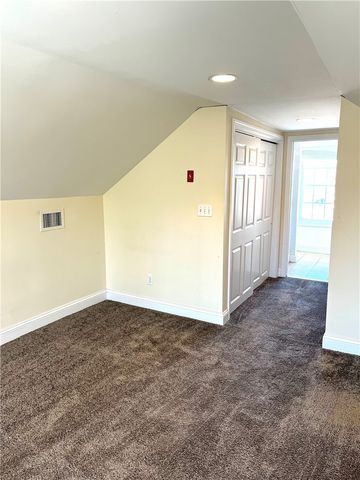 31 Garfield Avenue 2, Bristol, RI 02806