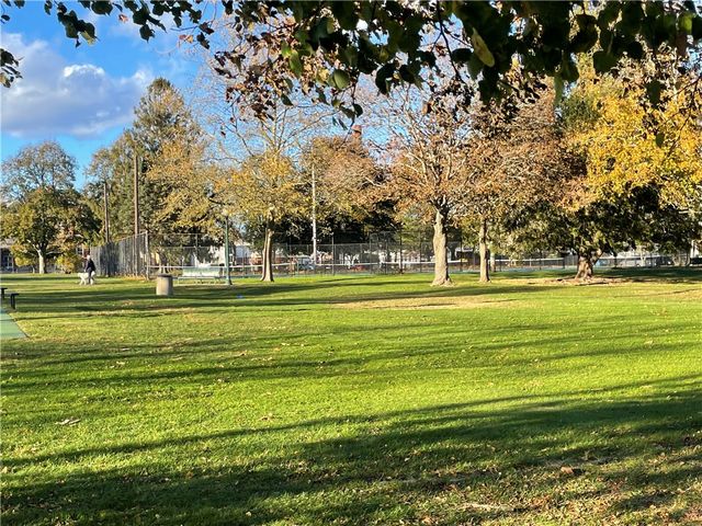 31 Garfield Avenue 2, Bristol, RI 02806