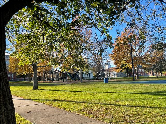 31 Garfield Avenue 2, Bristol, RI 02806