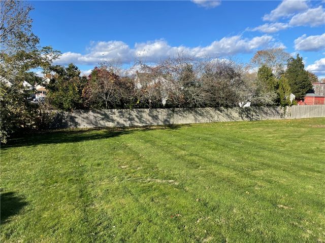 31 Garfield Avenue 2, Bristol, RI 02806