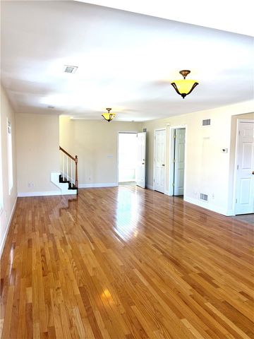 31 Garfield Avenue 2, Bristol, RI 02806