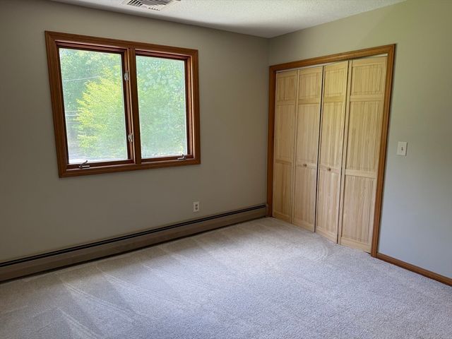 1174 Old Fall River Rd, Dartmouth, MA 02747