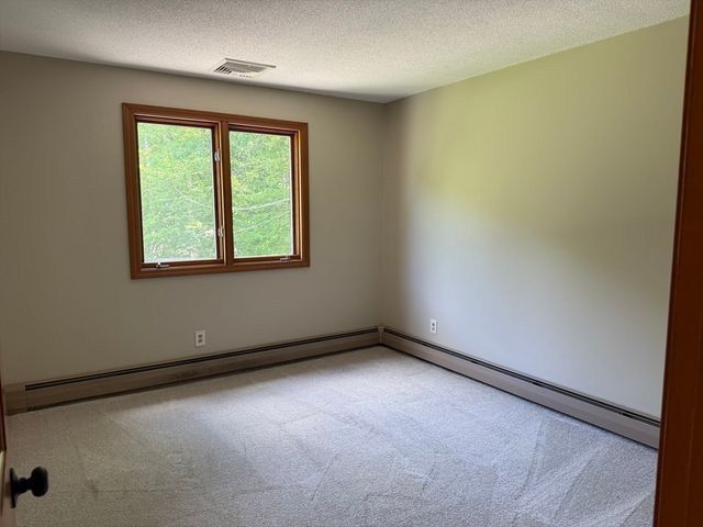 1174 Old Fall River Rd, Dartmouth, MA 02747