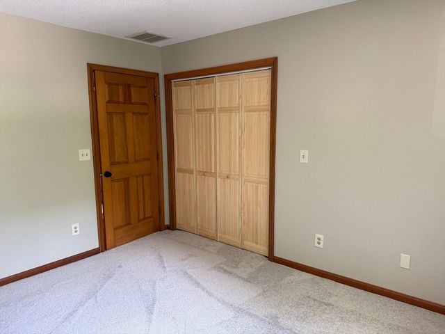 1174 Old Fall River Rd, Dartmouth, MA 02747
