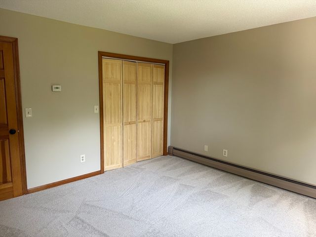 1174 Old Fall River Rd, Dartmouth, MA 02747