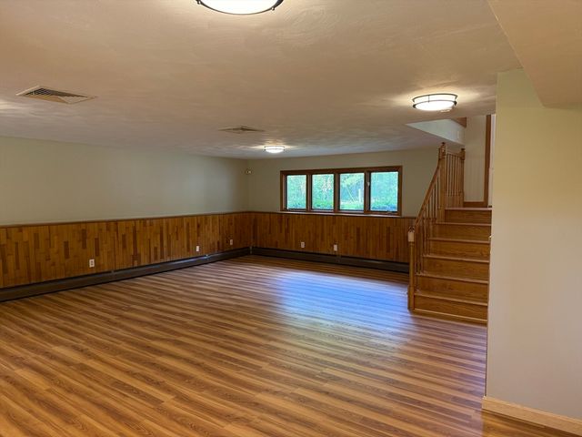 1174 Old Fall River Rd, Dartmouth, MA 02747