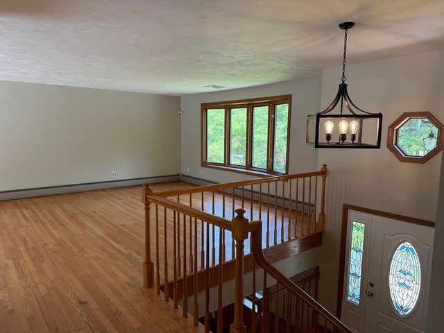 1174 Old Fall River Rd, Dartmouth, MA 02747