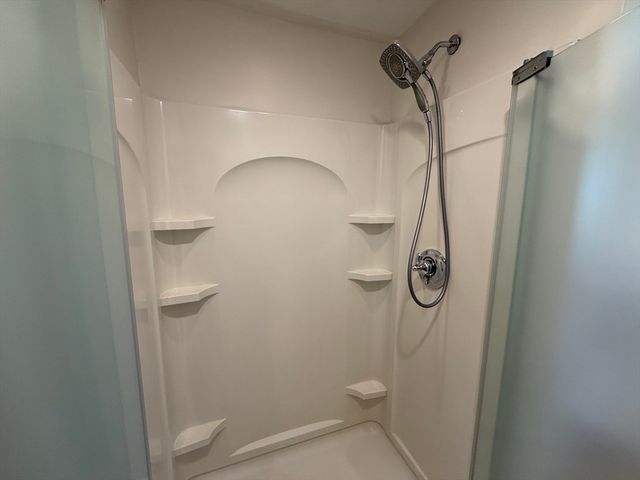 1174 Old Fall River Rd, Dartmouth, MA 02747