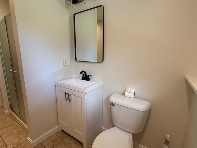 1174 Old Fall River Rd, Dartmouth, MA 02747