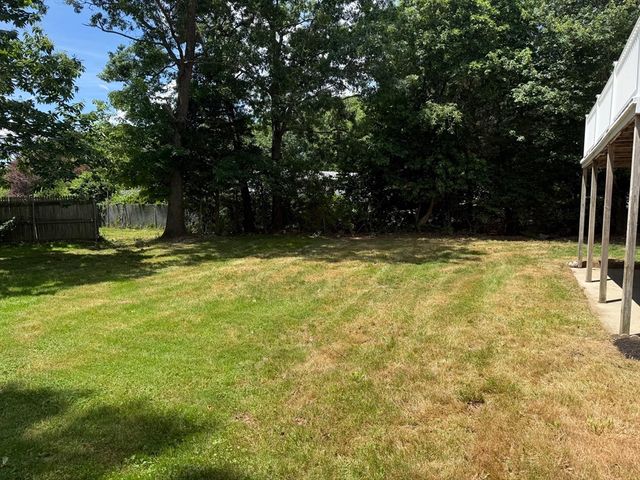 1174 Old Fall River Rd, Dartmouth, MA 02747