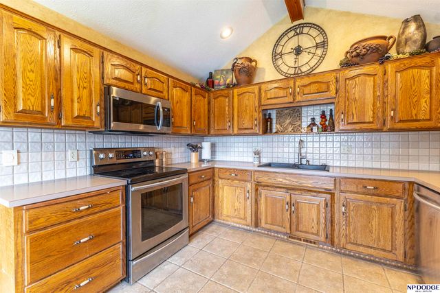 1210 N 158th Avenue, Omaha, NE 68118