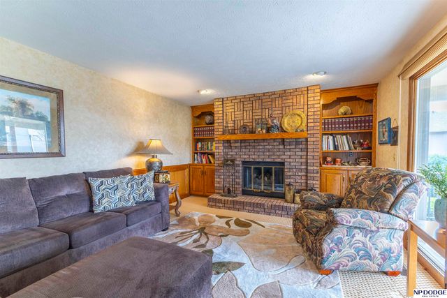 1210 N 158th Avenue, Omaha, NE 68118
