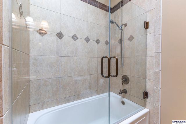 1210 N 158th Avenue, Omaha, NE 68118