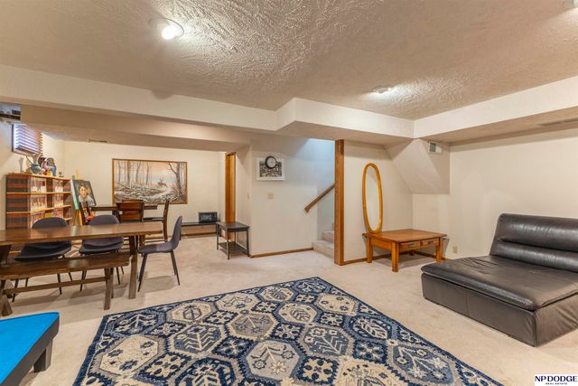 1210 N 158th Avenue, Omaha, NE 68118