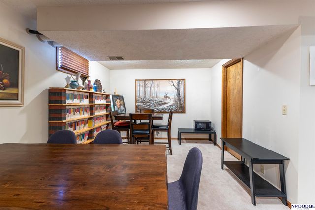 1210 N 158th Avenue, Omaha, NE 68118