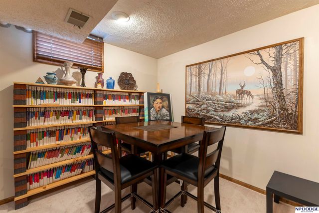 1210 N 158th Avenue, Omaha, NE 68118