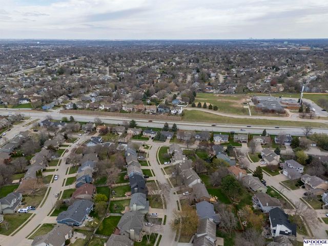1210 N 158th Avenue, Omaha, NE 68118
