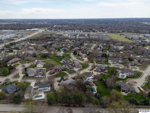 1210 N 158th Avenue, Omaha, NE 68118