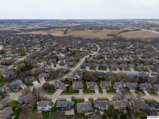 1210 N 158th Avenue, Omaha, NE 68118